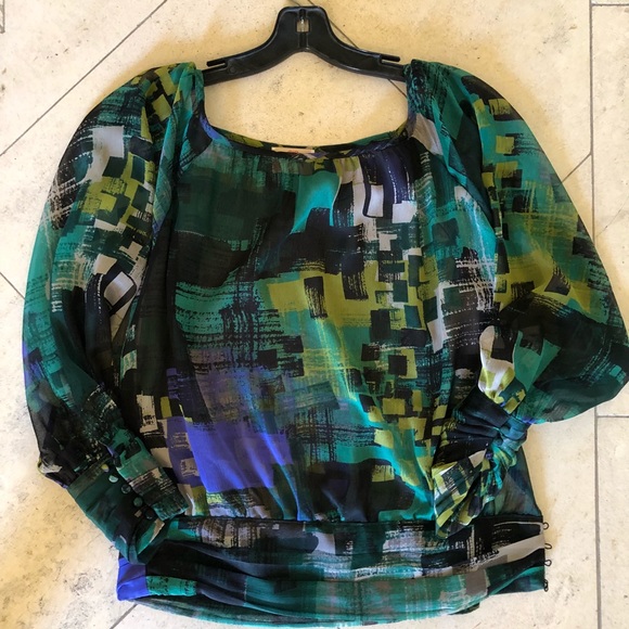 Patterned Top - Picture 2 of 5